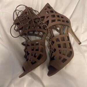 Steve Madden Seduce Sandals in Natural Nubuck